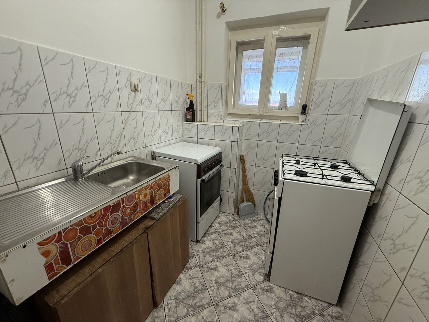 Garsonieră de închiriat | Zona Mihai Viteazul | Etaj 2 | 30 mp - Poză 4