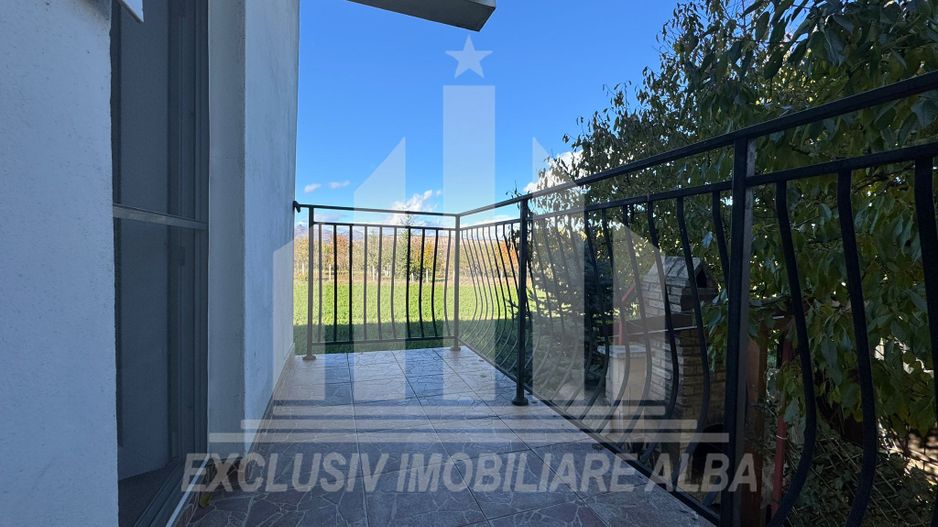 Apartament cu 3 camere de vanzare, Alba-Micesti - Poză 8