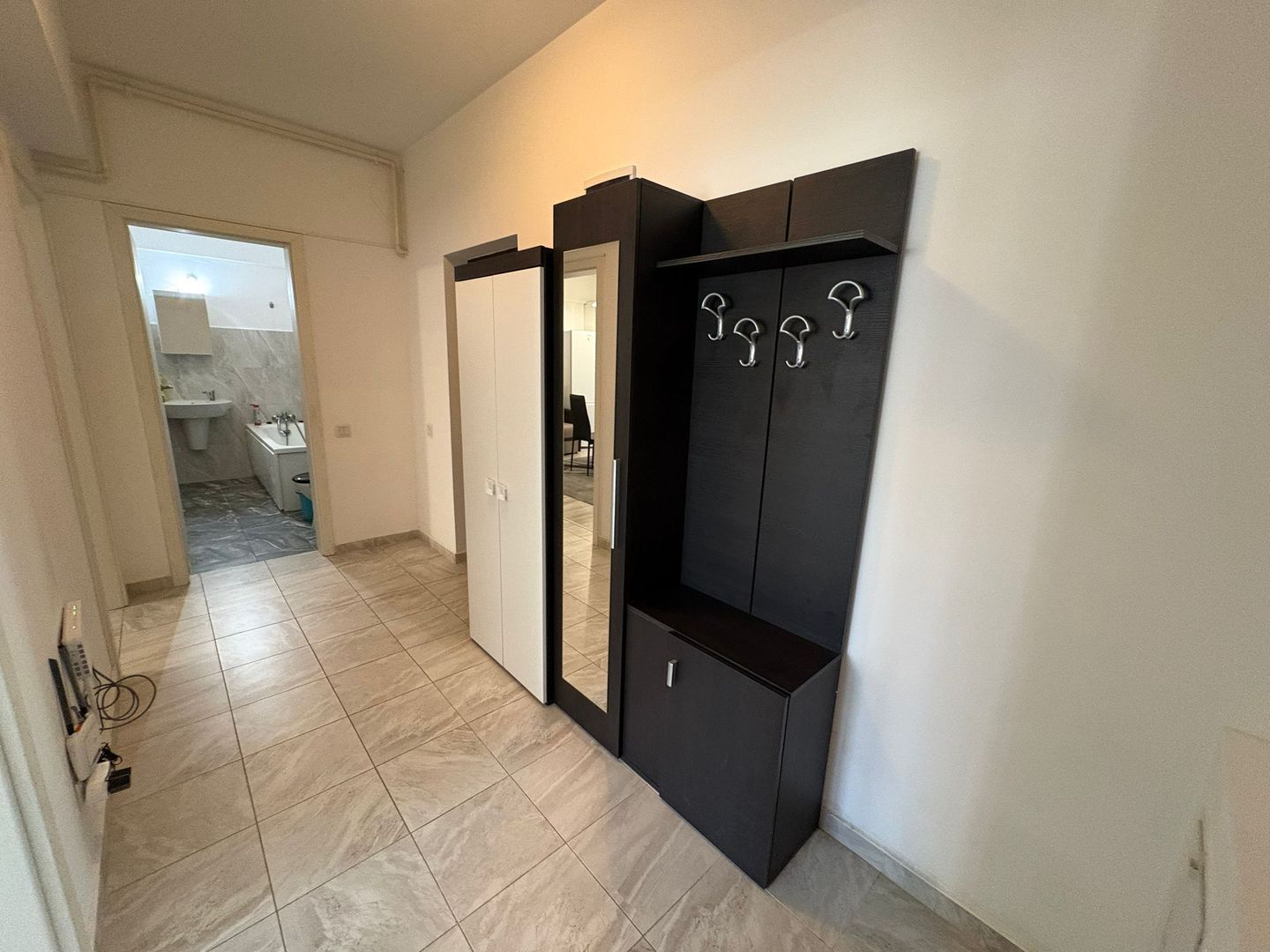 AP. 2 CAMERE APARATORII PATRIEI, CENTRALA, PARCARE, BLOC NOU, METROU - Poză 7