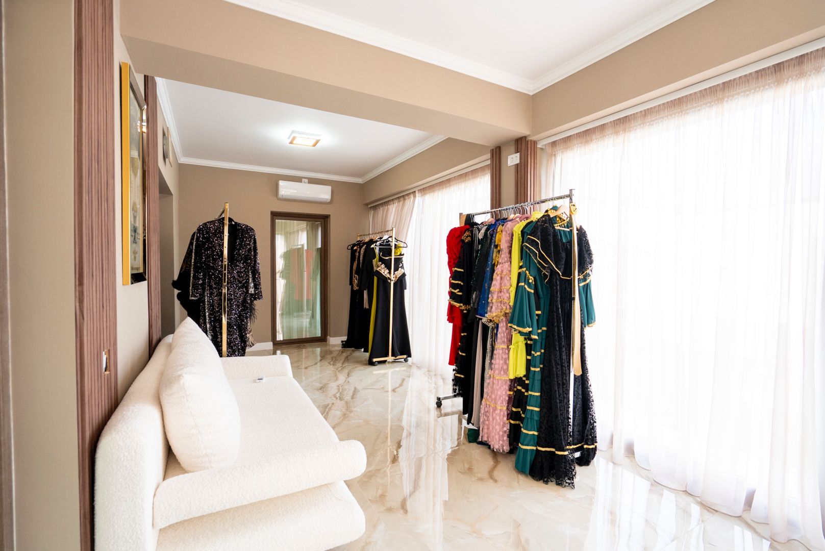 Casa lux Santandrei 3 dormitoare 2 bai 2 terase 2 bucatarii - Poză 10