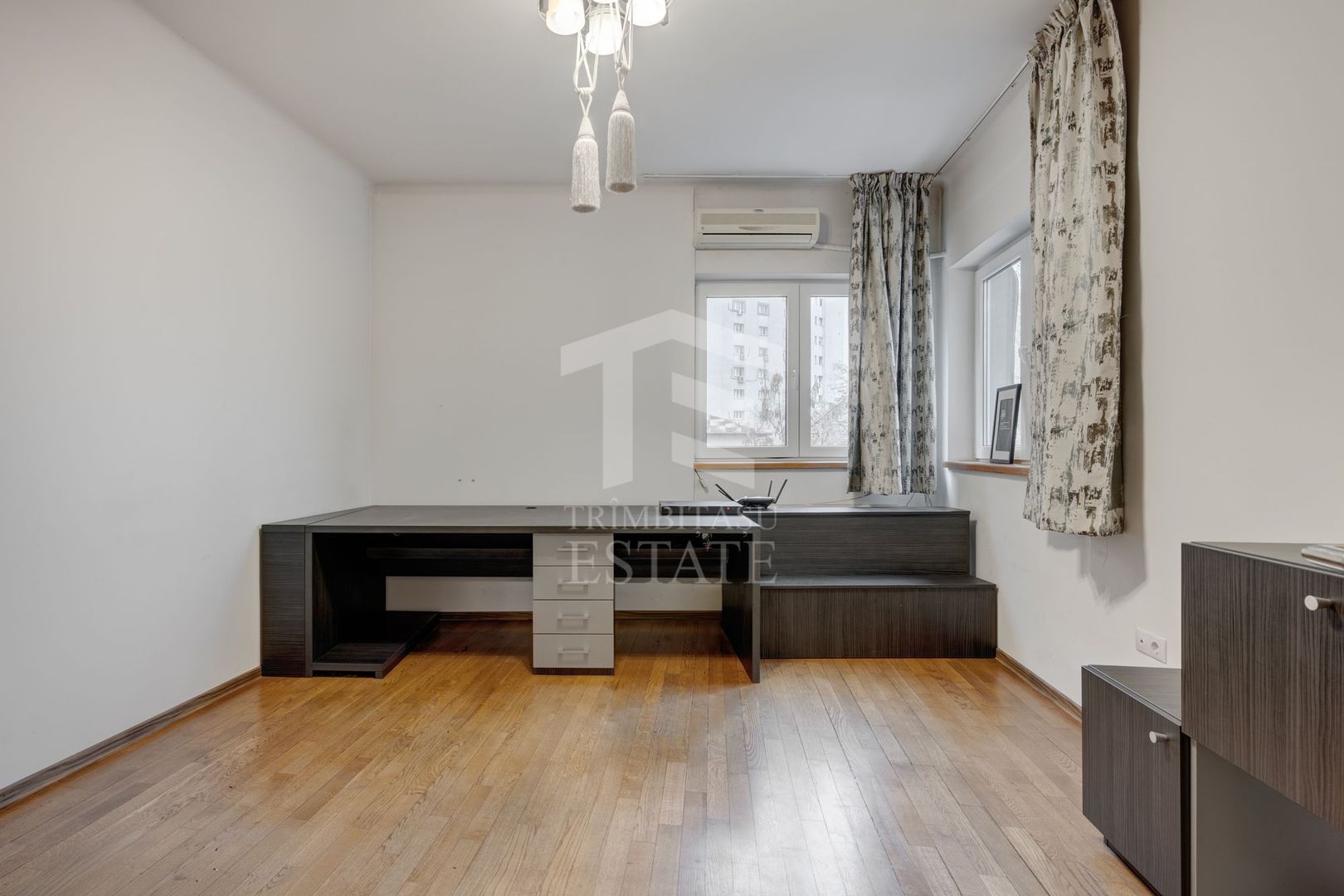 2 Apartamente  in Vila 5 Cam Metrou Basarab Gara de Nord - Poză 8