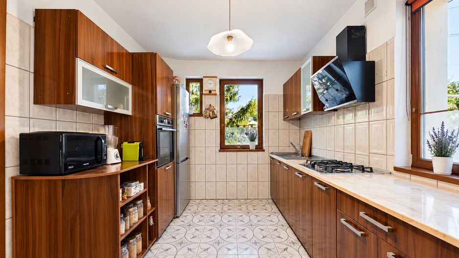 Vilă cu 8 camere de vânzare, piscina, livada, iesire la Balta Pasarea - Poză 11