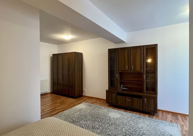 Garsonieră 45 mp cu grădină proprie, centrală, bloc tip vilă - Poză 4