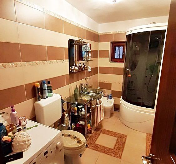 In Feldioara, la 17 Km de Brasov, apartament 2 camere, 43000 euro - Poză 16