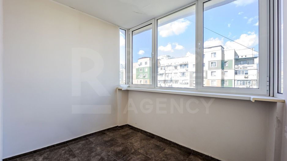 Vânzare, apartament 4 camere 86 mp , str. Milescu Spătaru, Ciocana - Poză 3