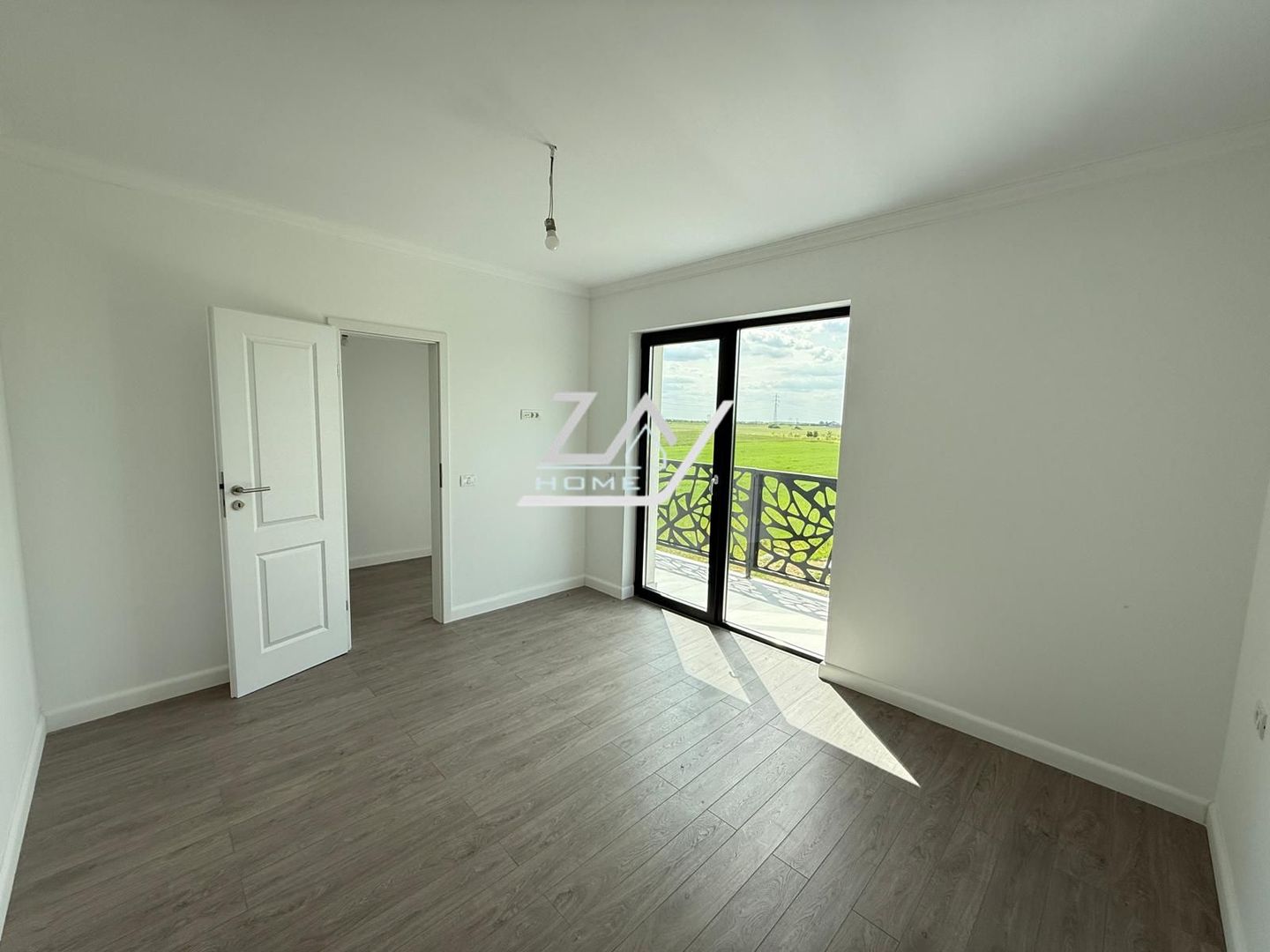 Duplex finalizat despartit prin camera tehnica. 3 dormitoare. 2 balcoane. - Poză 11