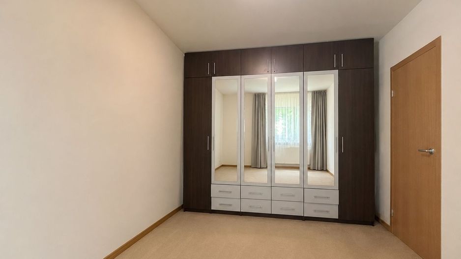Proprietar vand apartament cu 3 camere, centrala+ baxa, zona Girocului - Poză 12