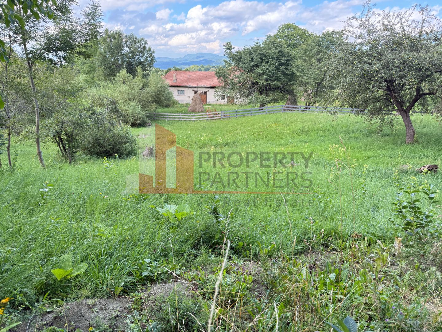 Teren intravilan 1.000 mp în Bran–Sohodol, vedere la munți Bucegi - Poză 5