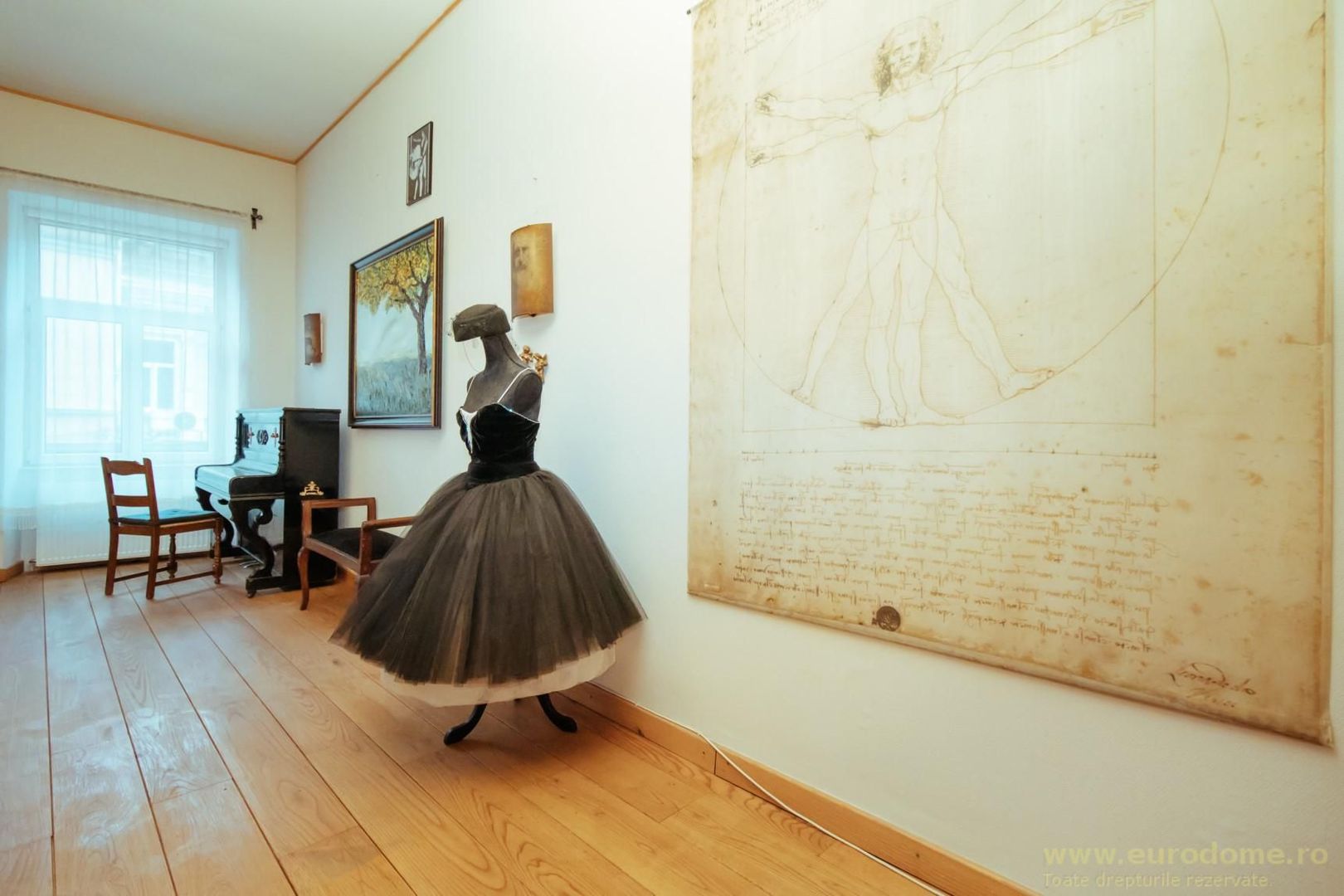 Piata Sfatului, apartament  deosebit, luminos, cu priveliște frumoasă - Poză 3