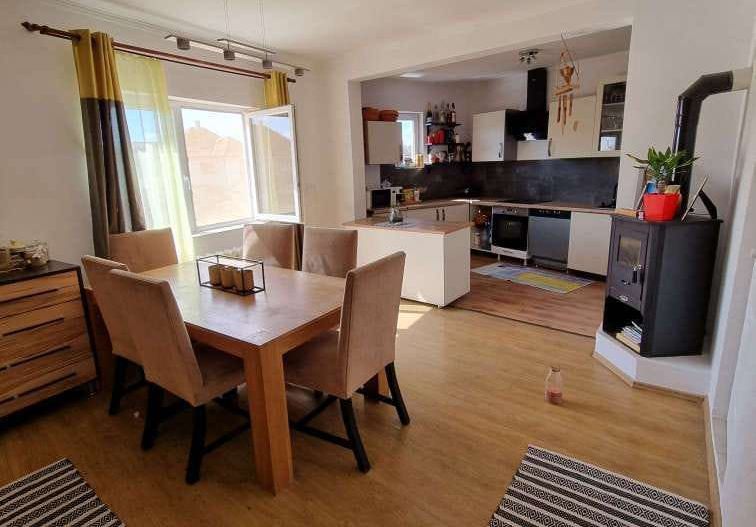 Vand casa cu etaj in zona Titulescu - Poză 2