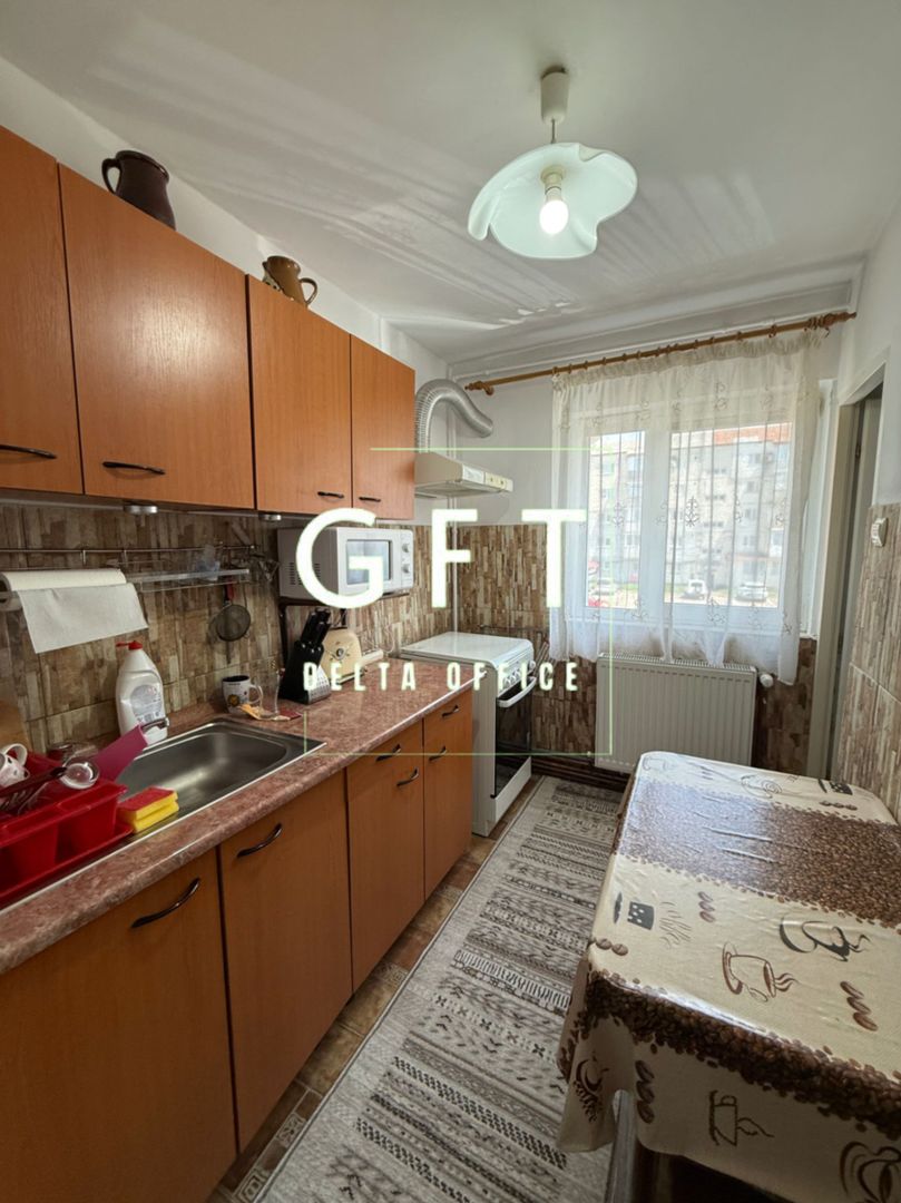Apartament 4 camere, Et. 1 - Zona Sud , Str. Imparatul Traian - Poză 12