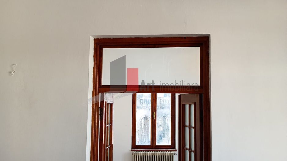 Vila  de inchiriat recent renovata - Poză 9