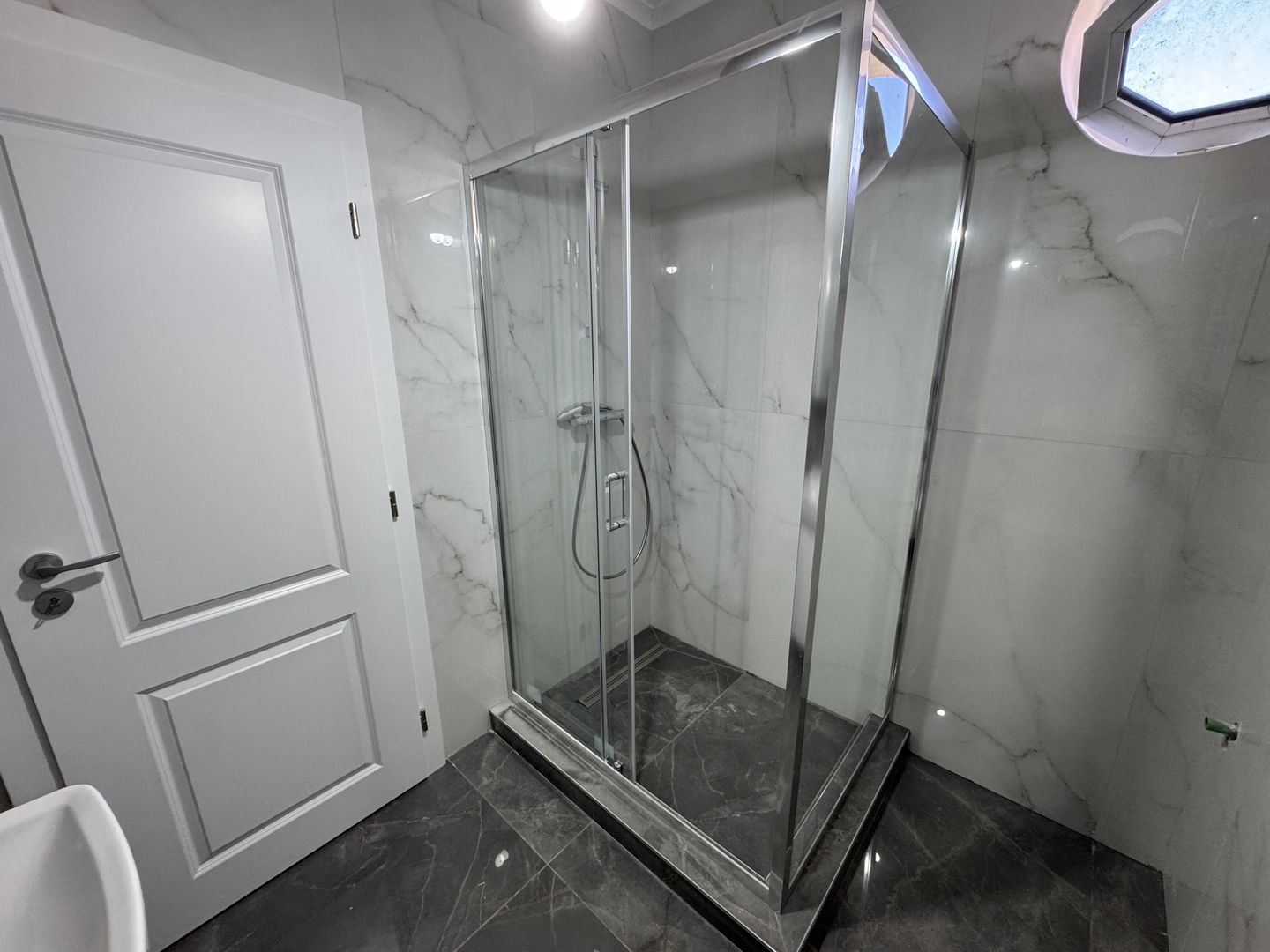 Apartament nr.16 cu 2 camere, boxa si parcare incluse in pret - Poză 5