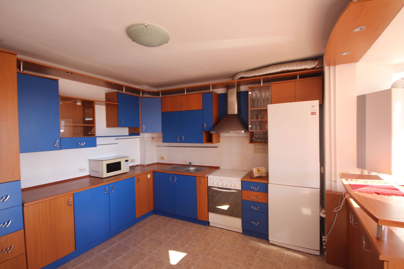 Spatios cu priveliste deosebita - Poză 45