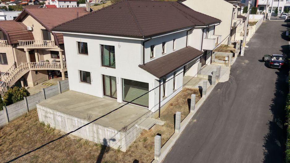 Vila lux Dealuri Oradea 3 dormitoare 3 bai - Poză 1