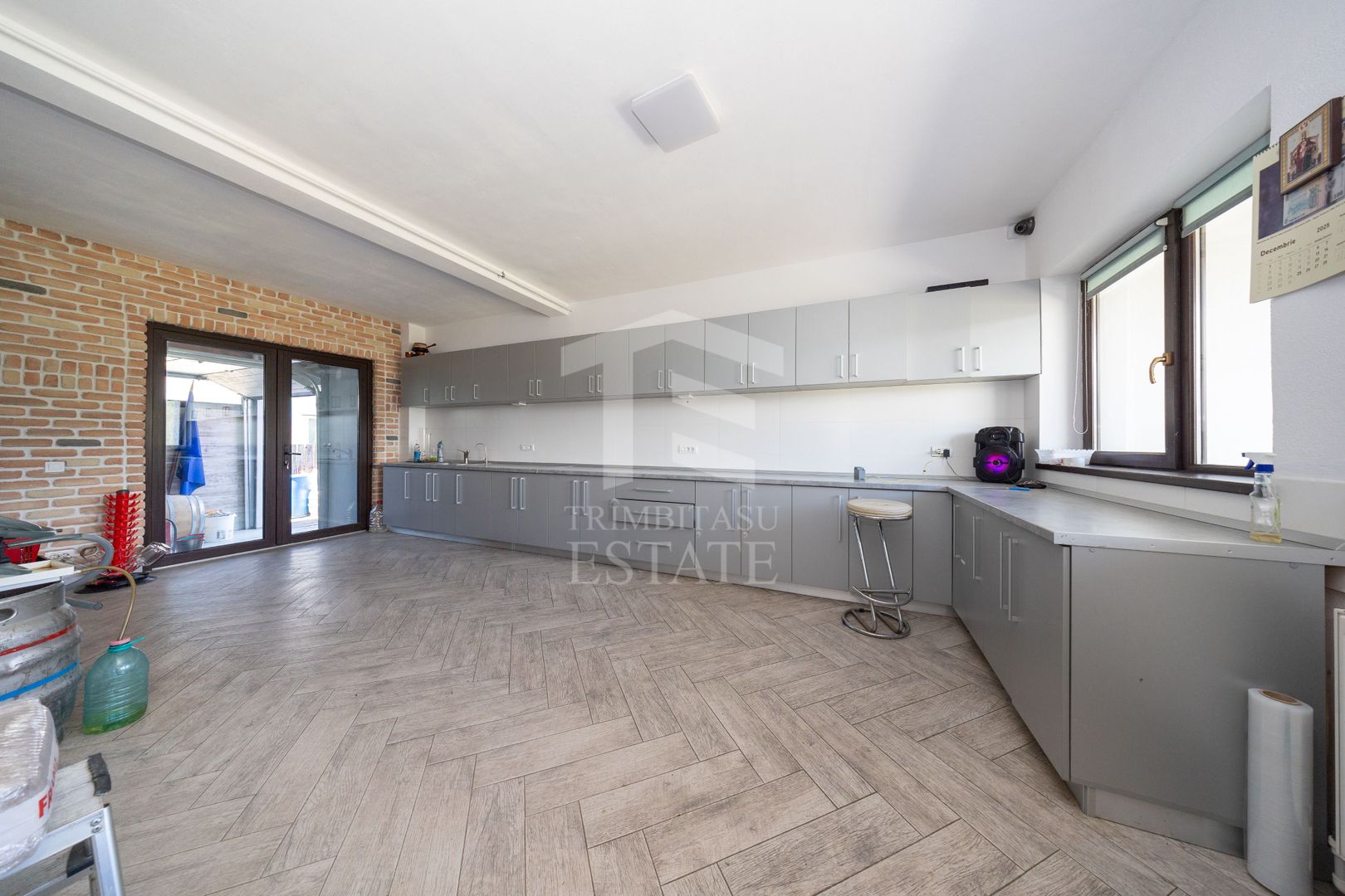 RASNOV| Cladire multifunctionala | 350 mp | Vad turistic si comercial - Poză 9