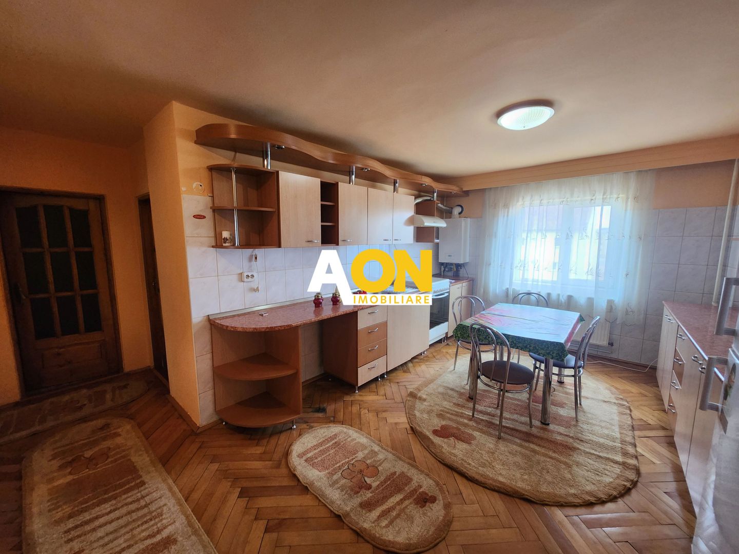 De inchiriat apartament 2 camere, etaj intermediar, zona Sub Stadion - Poză 1