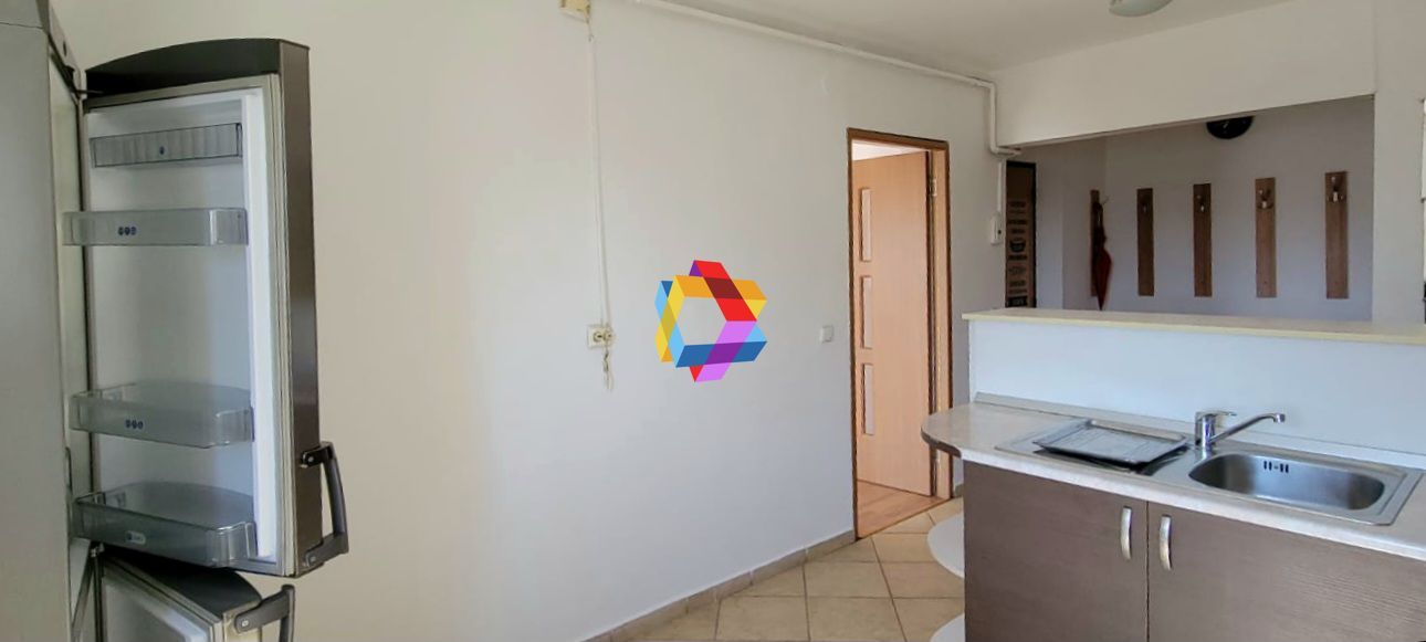 Apartament cu patru camere, zona Grivitei 80mp - Poză 3