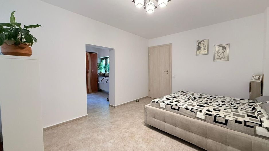 Casa renovata integral | acces auto in curte | Centrala proprie - Poză 6