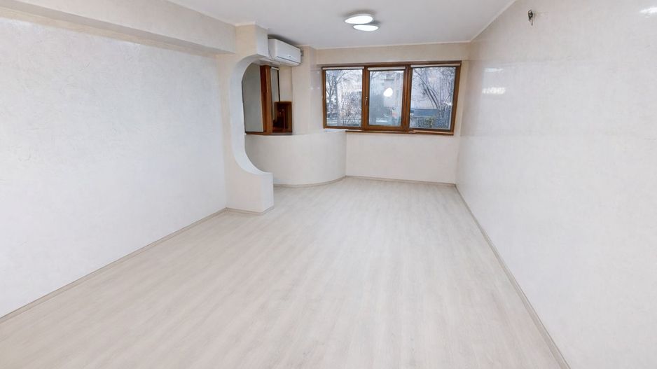 CAPITOL - B-dul. Mamaia - Apartament cu 4 camere si terasa de 80 mp. - Poză 8