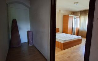 Apartament cu 3 camere - zona semicentrala - Poză 14