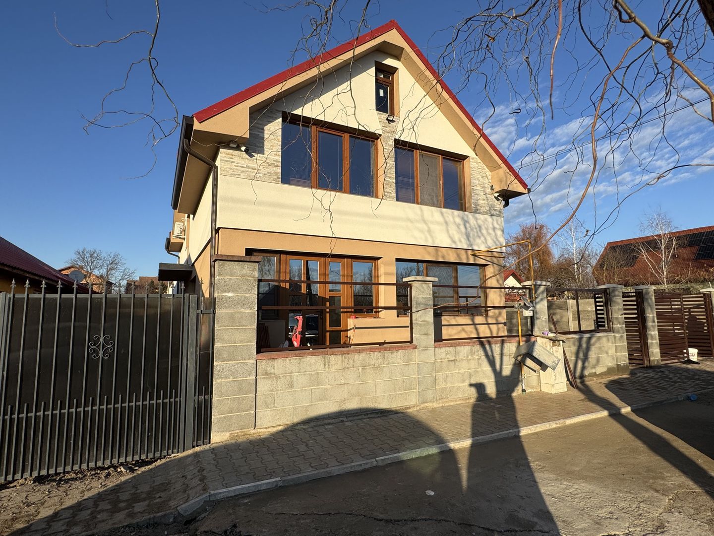 Casa Individuala Sanandrei,P+M,4 Camere,Terasa Acoperita,Teren Generos,Mobilata - Poză 2