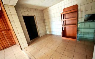 Casă cu teren generos în Dârmănești, Argeș-ideală pentru locuința sau afacere  - Poză 5