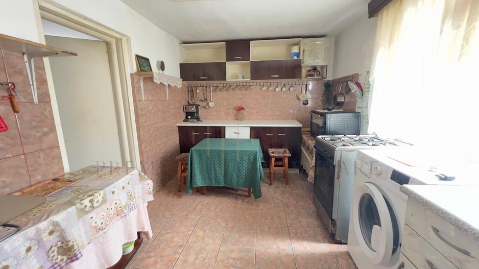 Casa de vanzare in Targu Trotus - Poză 5