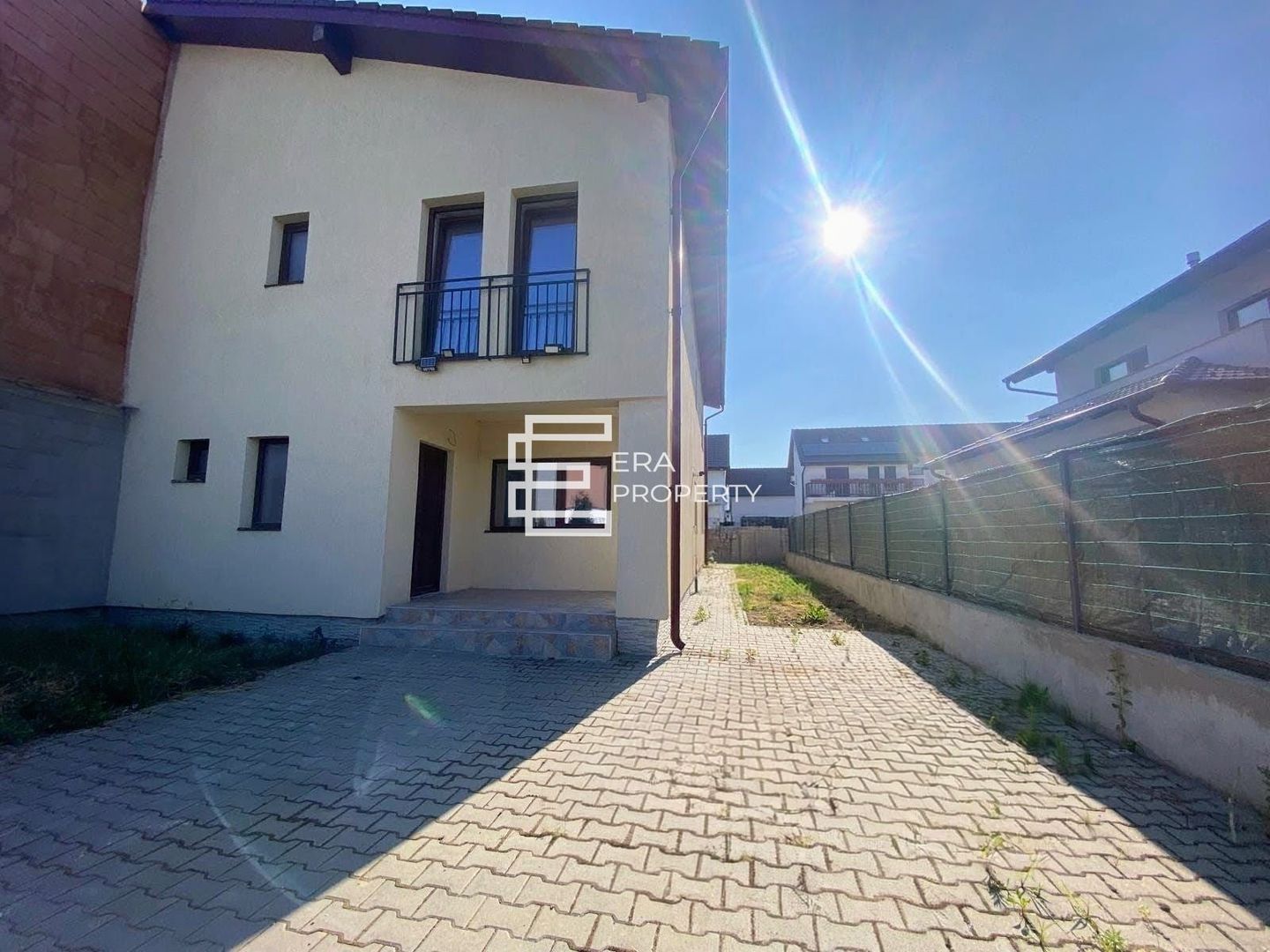 Casă cuplată de vânzare în Șelimbăr – 5 camere, 177 mp utili, 265 mp teren - Poză 1