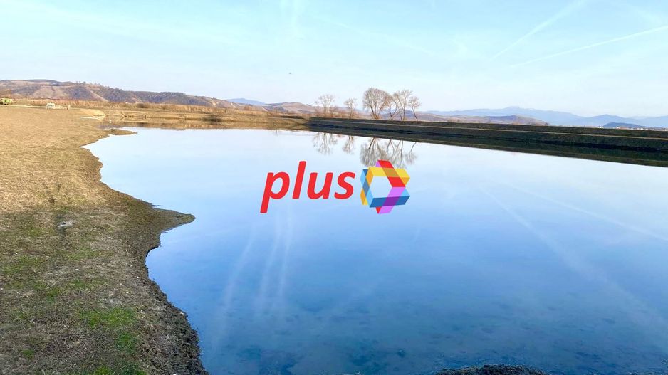 Teren 11 ha cu heleșteu 3 ha - Poză 1