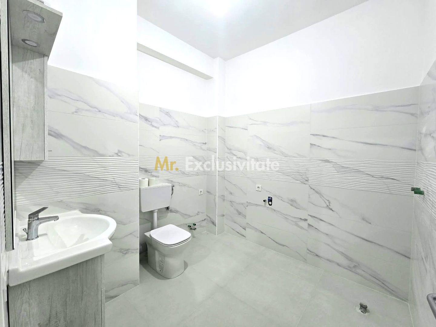 De vânzare apartament 3 camere, centru Satu Mare - Poză 11