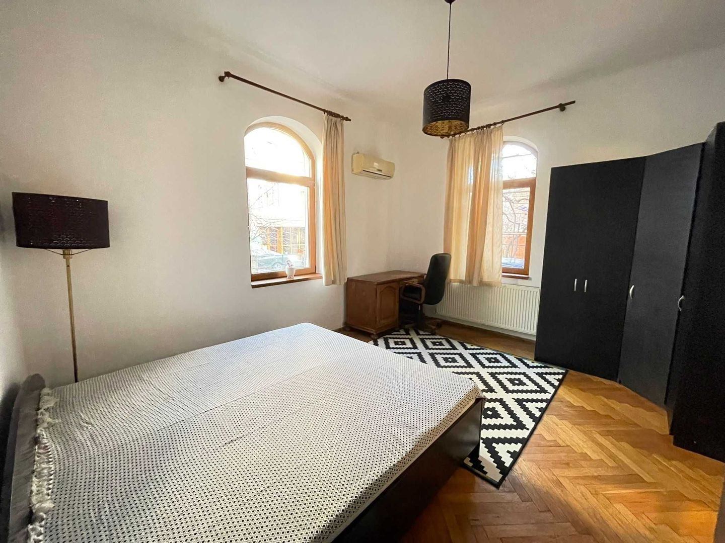 Apartament 2 camere în vilă cu grădină - Poză 2