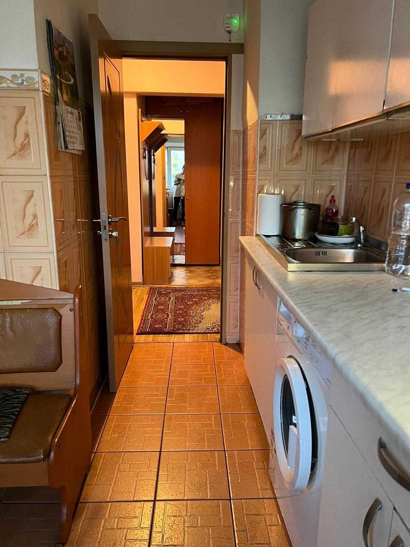 Vand 3 camere dec., confort 1, sos. Alexandriei - Piata Rahova - Teius - Poză 3