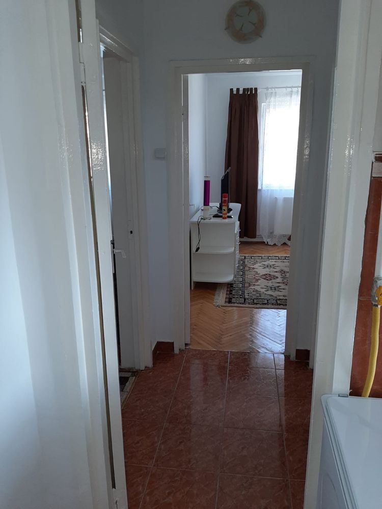 Vand apartament 2 camere - Poză 4