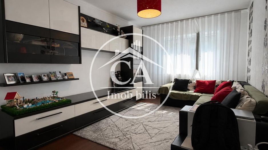 Apartament de închiriat cu 3 camere în zona Rogerius, Oradea - Poză 2