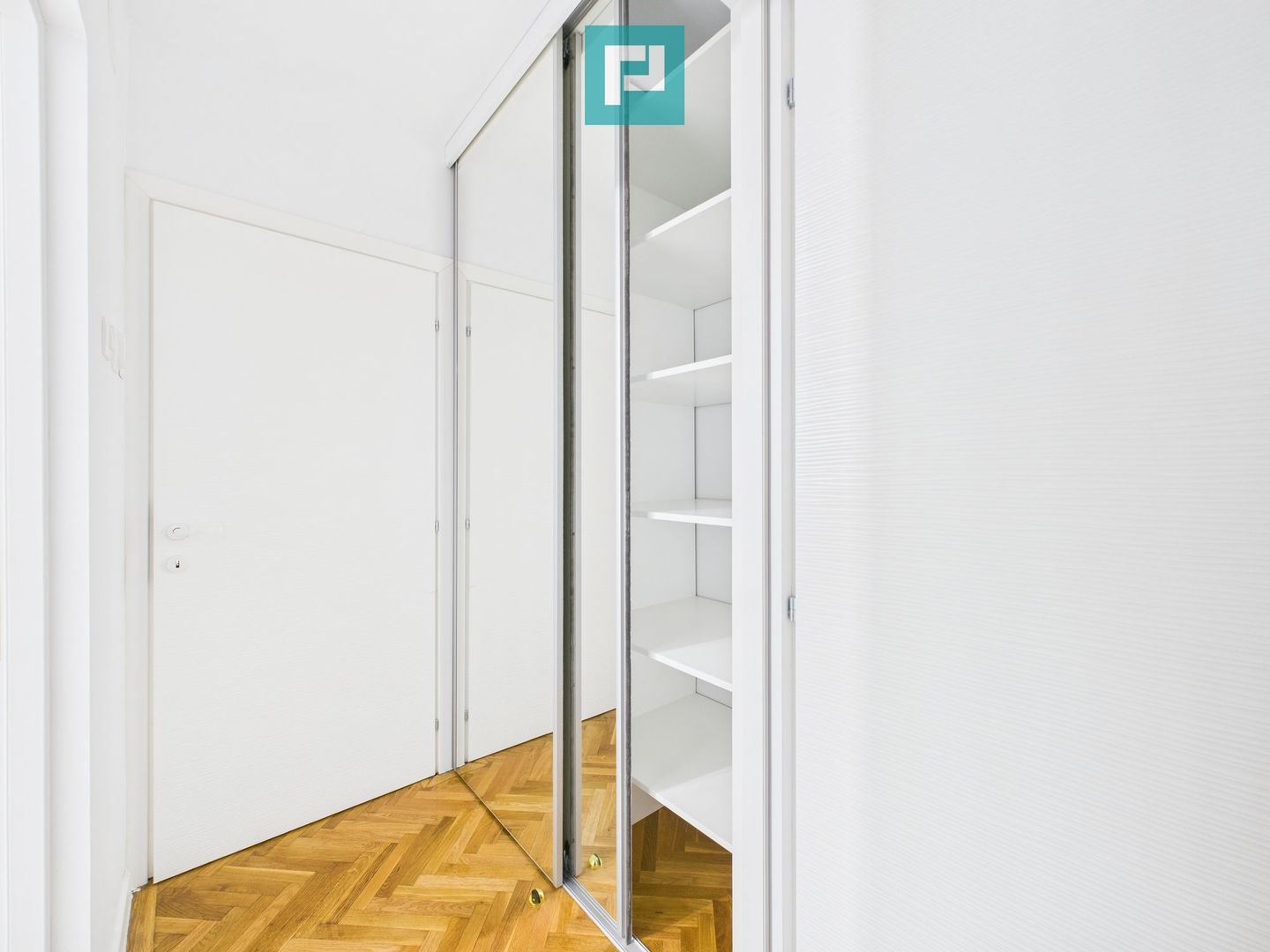 Apartament 2 camere-prima închiriere, ultracentral - Poză 3