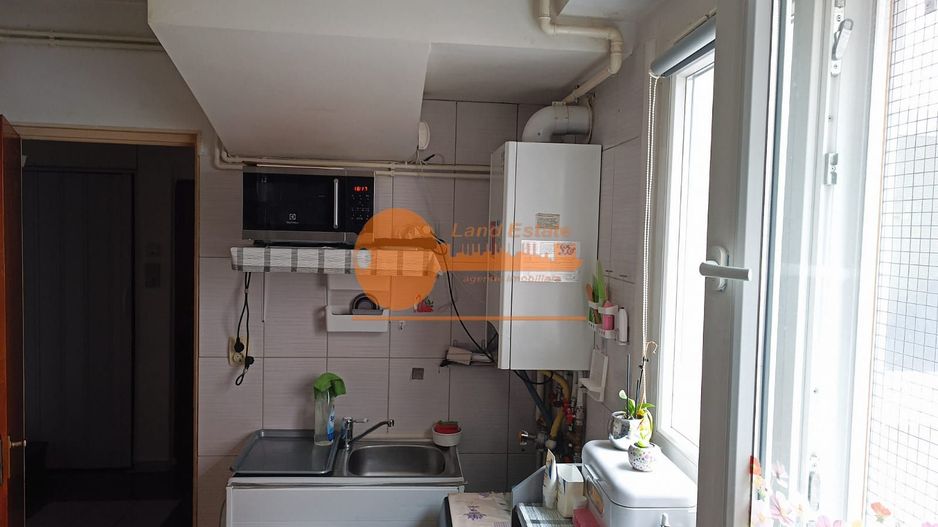 Apartament de 2 camere Bulevardul Timisoara (centrala proprie) - Poză 3