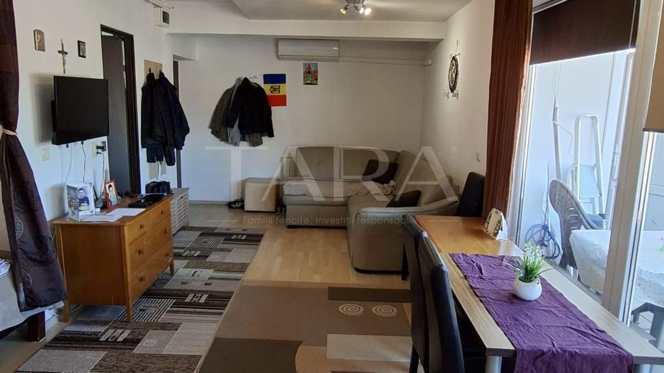 Apartament cu terasă generoasă,spatiu recompartimentabil– zona Petrom. - Poză 2