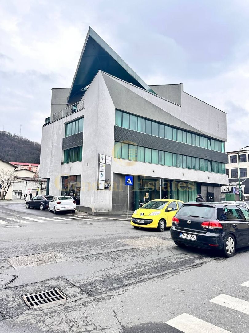 Spațiu de birouri disponibil într-o zonă excelentă din Brașov - Poză 1