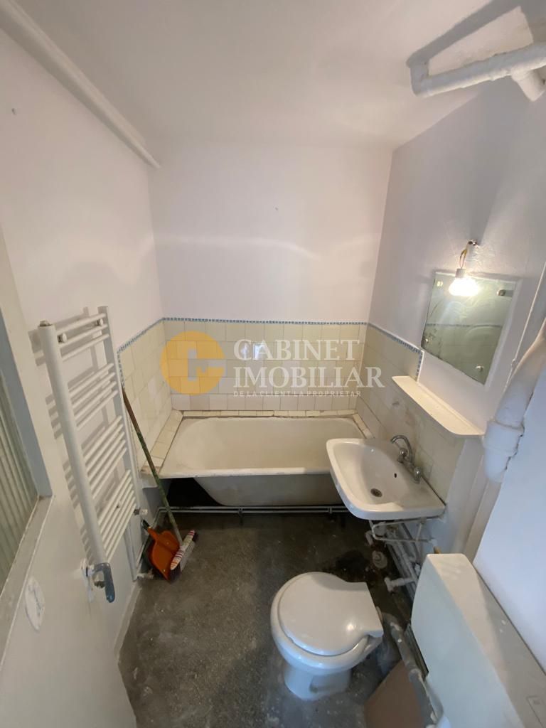 Apartament cu 2 camere pe etajul 1 in zona Alexandru cel Bun- Rond 28 - Poză 8