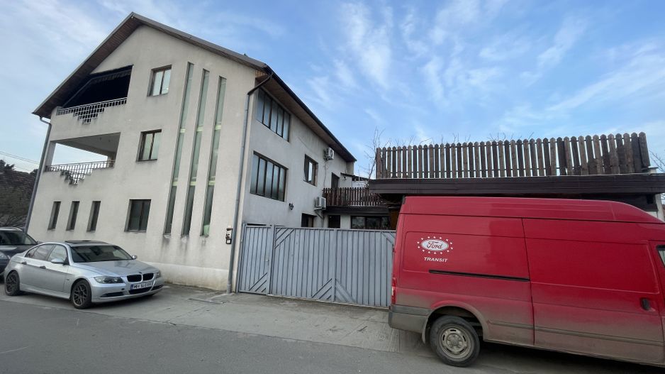 Casa S+P+E+M | 605 mp utili | 10 camere | 3 bucatarii | 4 bai | 3 terase | Garaj - Poză 2