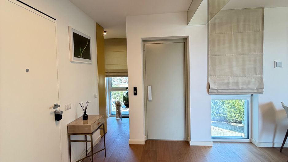 Apartament PREMIUM cu curte, terasă și lift cu acces direct în living - Poză 19