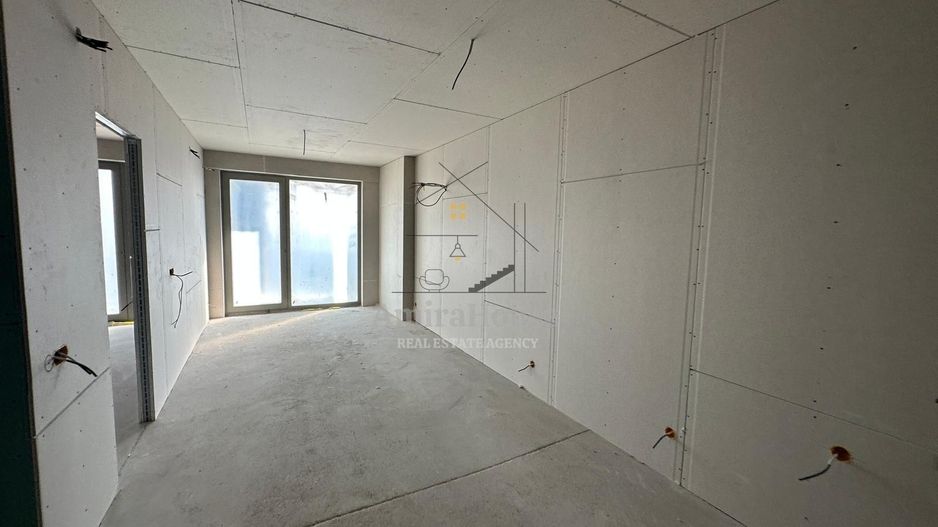 Apartament 2 camere imobil nou  P-ta Abator - Poză 4
