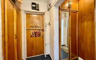 Decomandata, bloc 1982, aproape de metrou - Poză 4