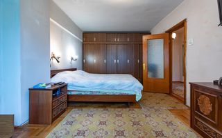 Apartament 4 camere, Ultracentral Bacau - Poză 1