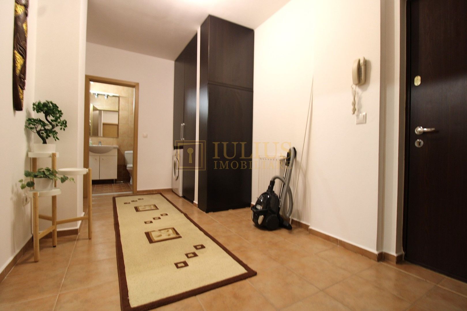 Aradului -2 camere, centrala proprie, loc de parcare - Poză 12