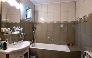 Casă P+1 – 4 dormitoare, curte modernă, dormitor la parter - Poză 9