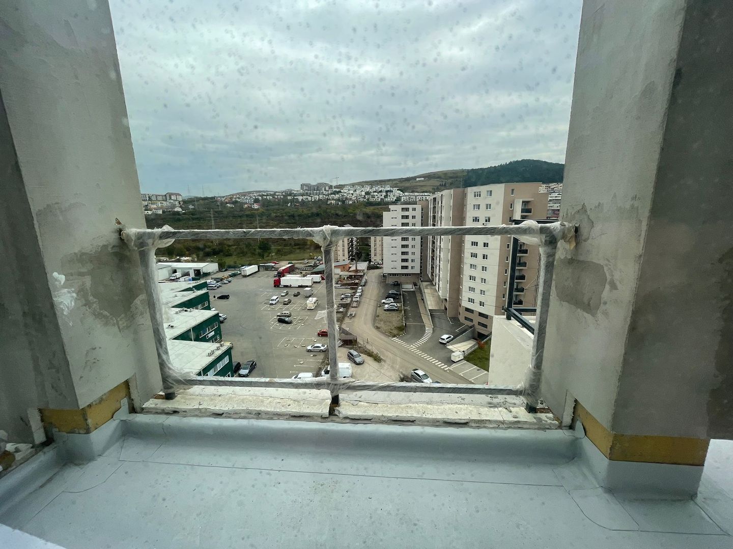 Apartament 3 Camere De Vanzare | Semifinisat | Terasa 12 Mp | Vivo | Av. Iancu - Poză 1