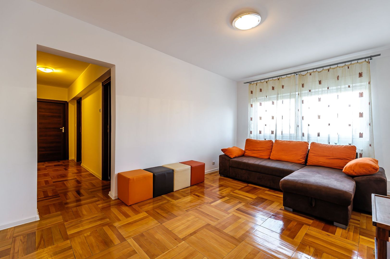 Apartament cu 3 camere în Vlaicu - Poză 5