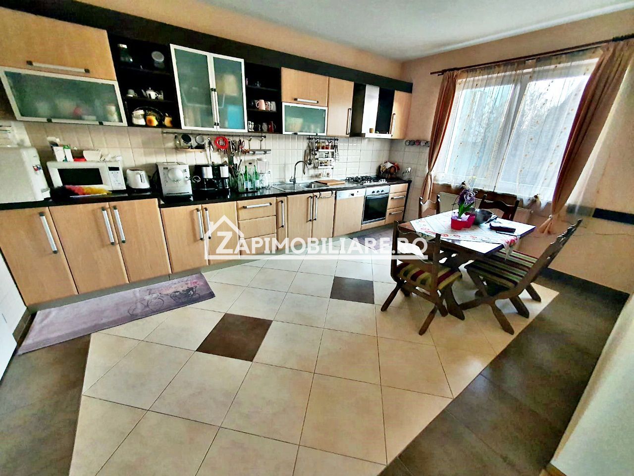 Casa 6 camere, 295 mp.utili, 1.000 mp teren, cartier Unirii - Poză 4
